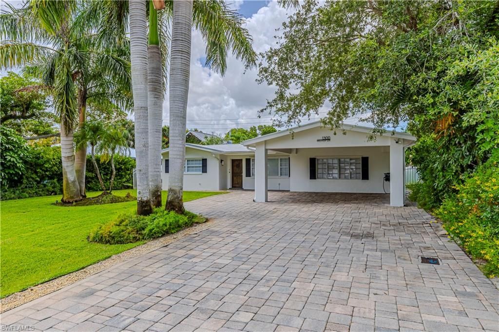 1300 Hilltop Dr, Naples, FL 34103 Photo