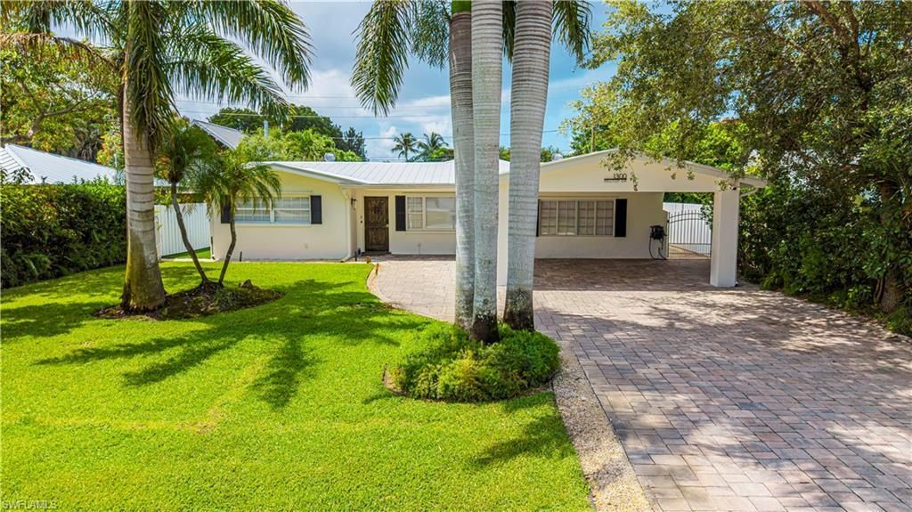 1300 Hilltop Dr, Naples, FL 34103 Photo