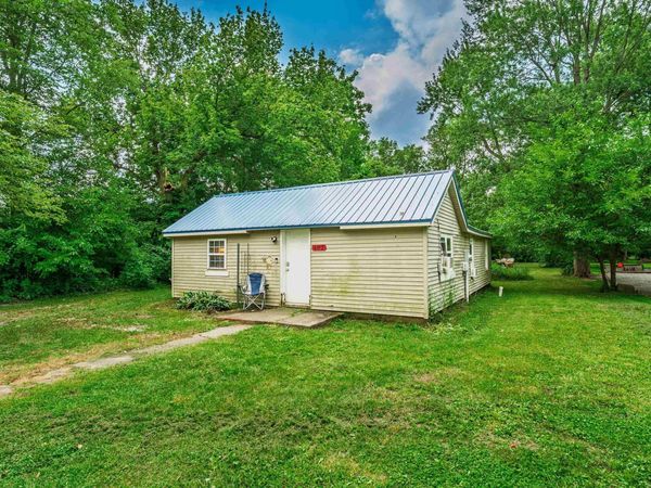 407 E Maple Street, Gaston, IN 47342