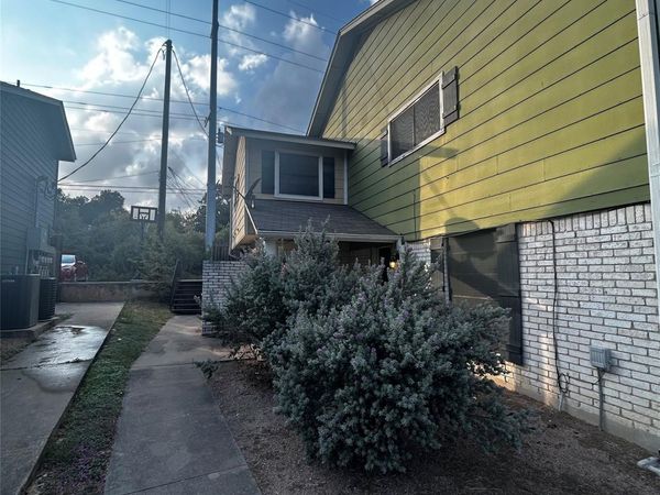 7204 Creekside DR, Unit B, Austin, TX 78752
