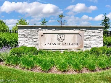1655 Vista Drive W , Oakland Twp, MI 48363