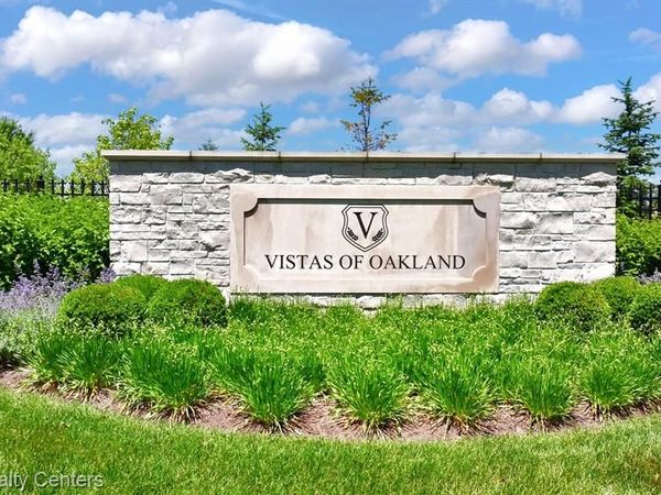 1655 Vista Drive W , Oakland Twp, MI 48363