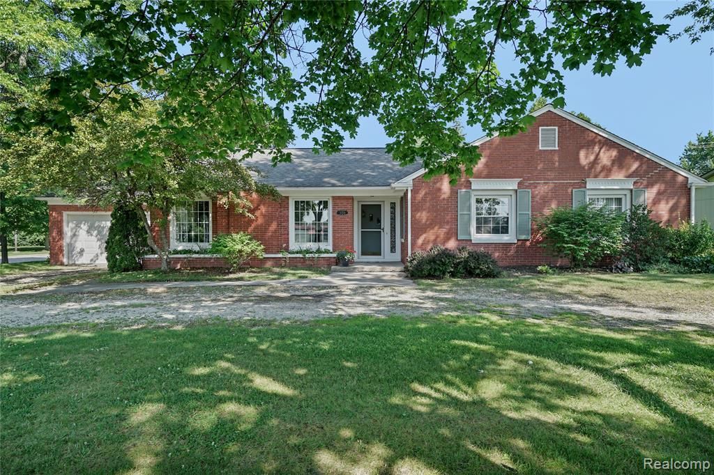 3150 Davison Road, Lapeer, MI 48446 Main Photo