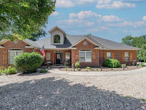 73 Eddleston Drive , Bella Vista, AR 72715