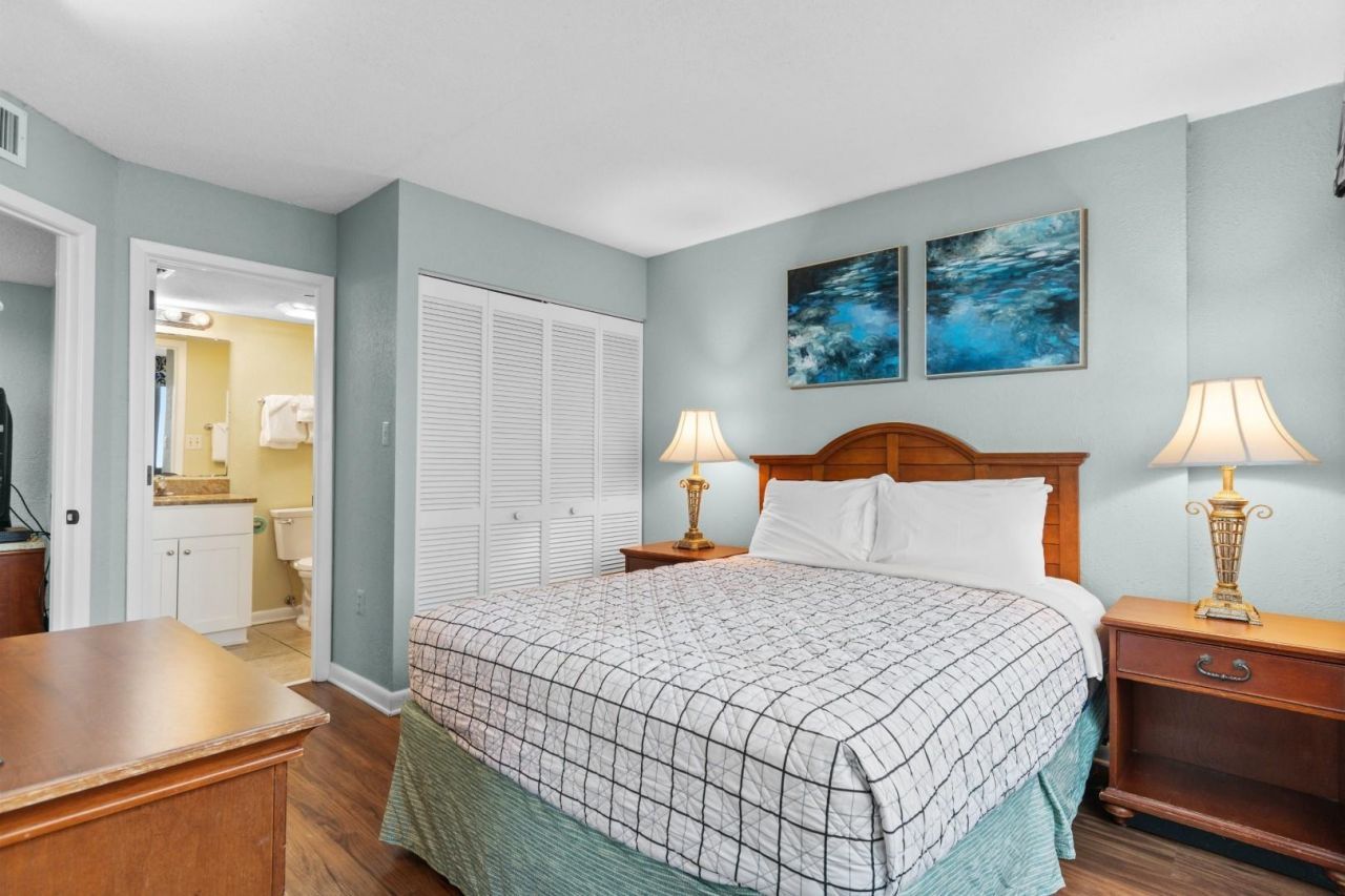 9400 Shore Dr.  Photo 18