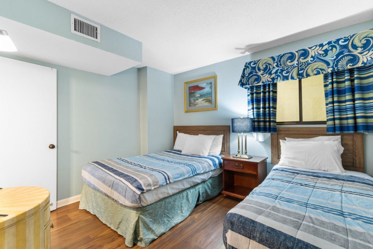 9400 Shore Dr.  Photo 23