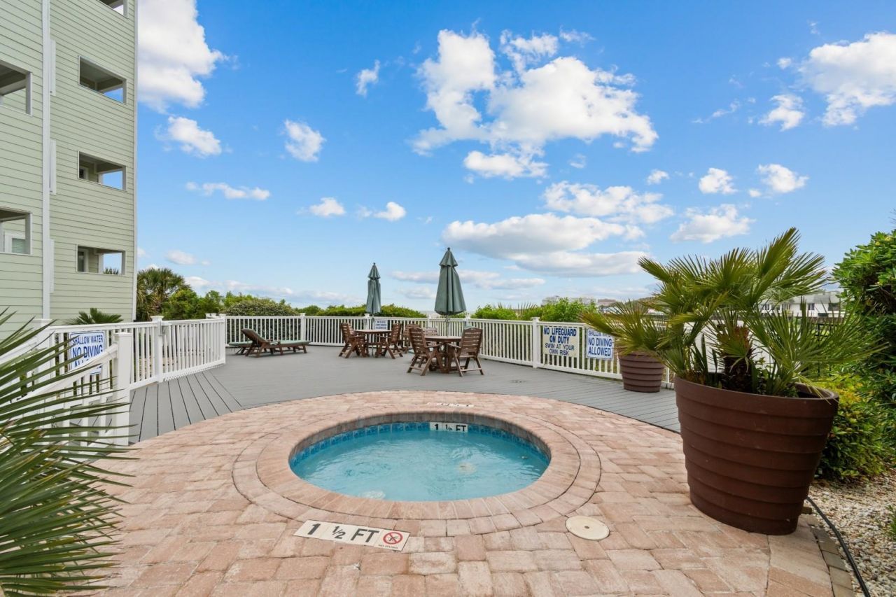 9400 Shore Dr.  Photo 47
