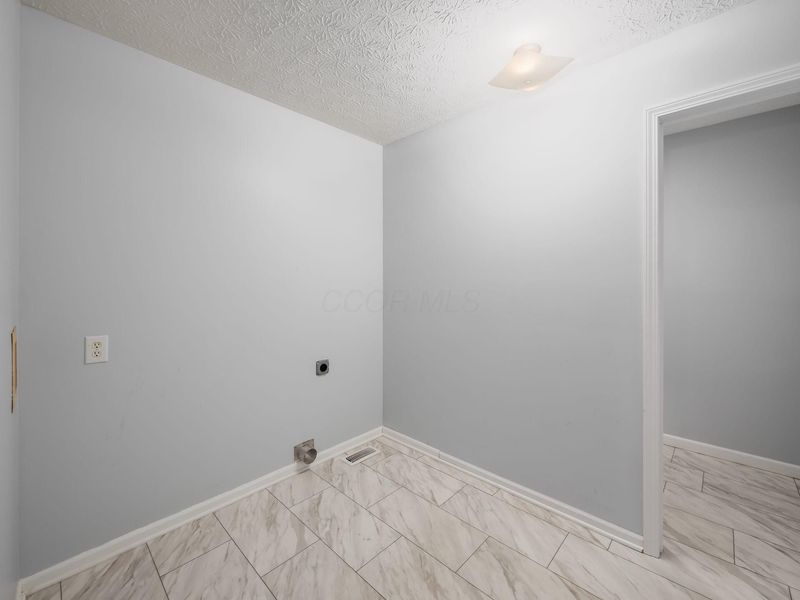 106 E Muskingum Drive, Powell, OH 43065 Photo 16