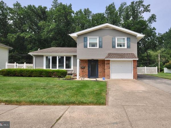 1020 NORVELT DRIVE, PHILADELPHIA, PA 19115