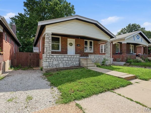 3850 Kingsland Court, St Louis, MO 63116