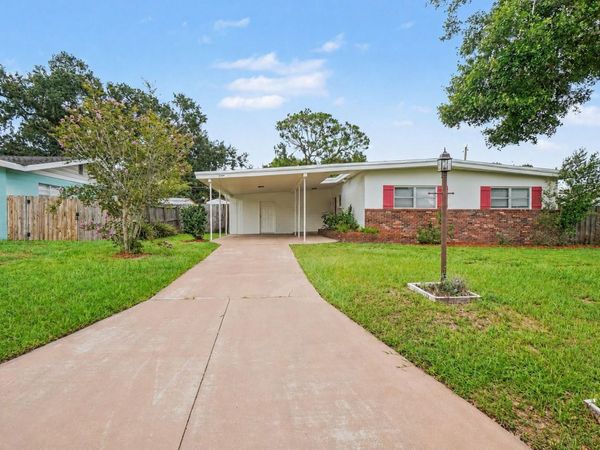2124 JOHN ARTHUR WAY , LAKELAND, FL 33803