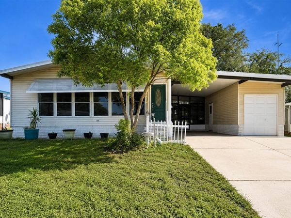 1787 W SCHWARTZ BOULEVARD , LADY LAKE, FL 32159