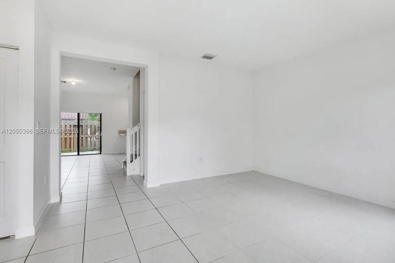 21071 NE 8th Ave , Unit 21071, Miami, FL 33179 Photo