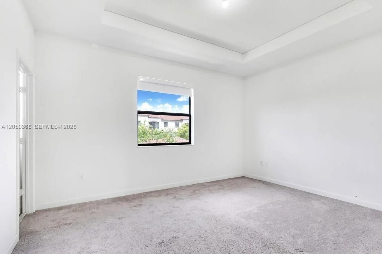 21071 NE 8th Ave , Unit 21071, Miami, FL 33179 Photo