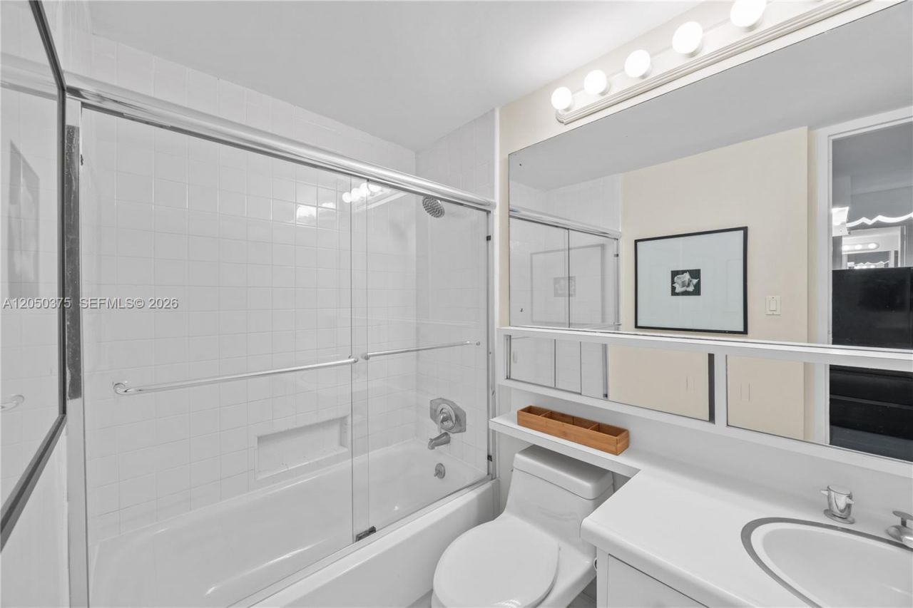 5055 Collins Ave , Unit 9K, Miami Beach, FL 33140 Photo