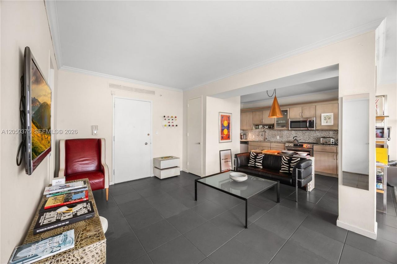 5055 Collins Ave , Unit 9K, Miami Beach, FL 33140 Photo