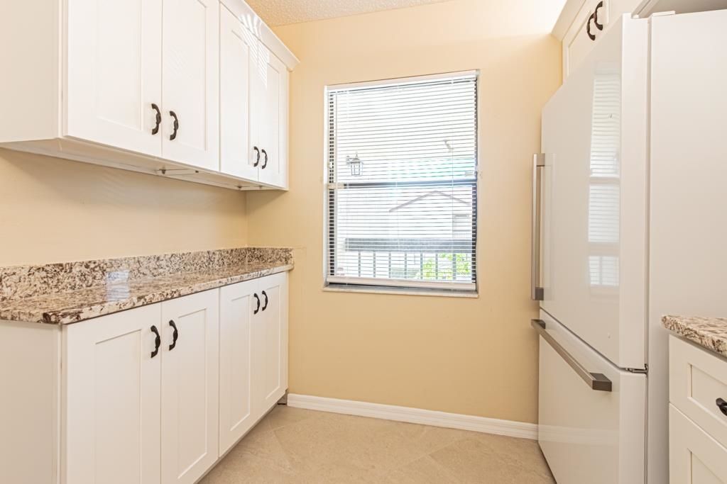 9275 Lake Park Dr, Unit 204, Fort Myers, FL 33919 Photo