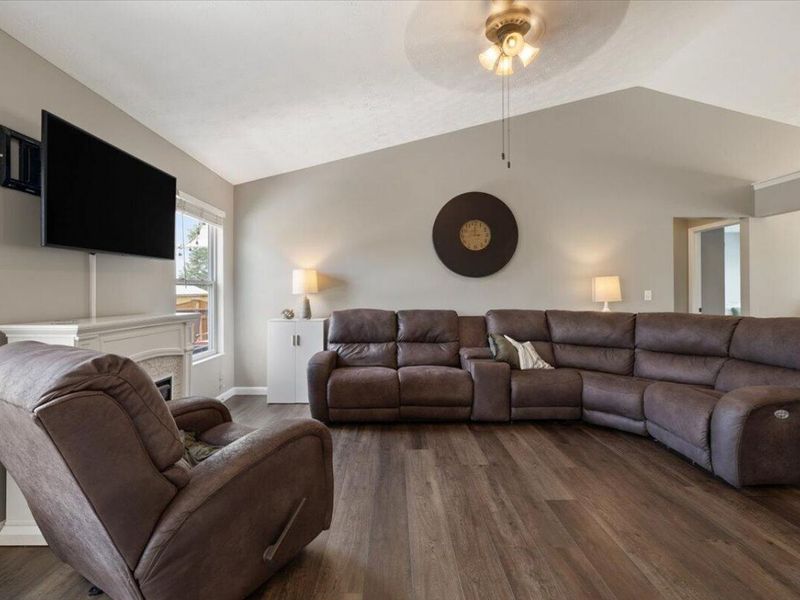 1845 Hunters Ridge Drive, Troy, OH 45373 Photo 9