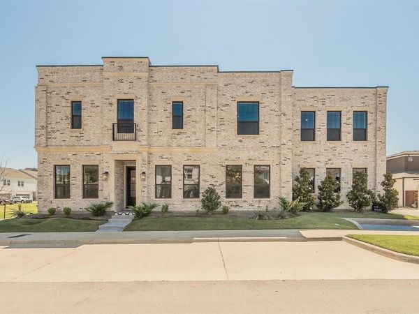 305 Sunset Lane, Unit 101, Fort Worth, TX 76114