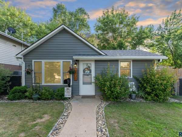 1409 S Van Eps Ave, Sioux Falls, SD 57105