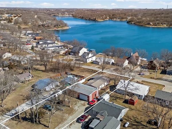 89 Lakeview Lane, Linn Valley, KS 66040