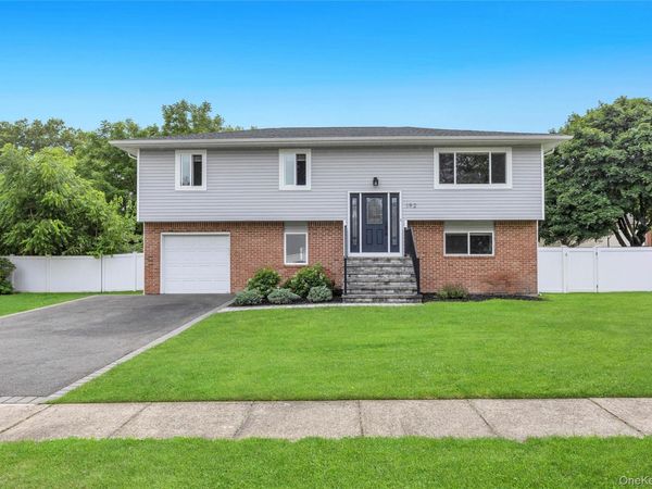 192 N 21st Street , Wheatley Heights, NY 11798