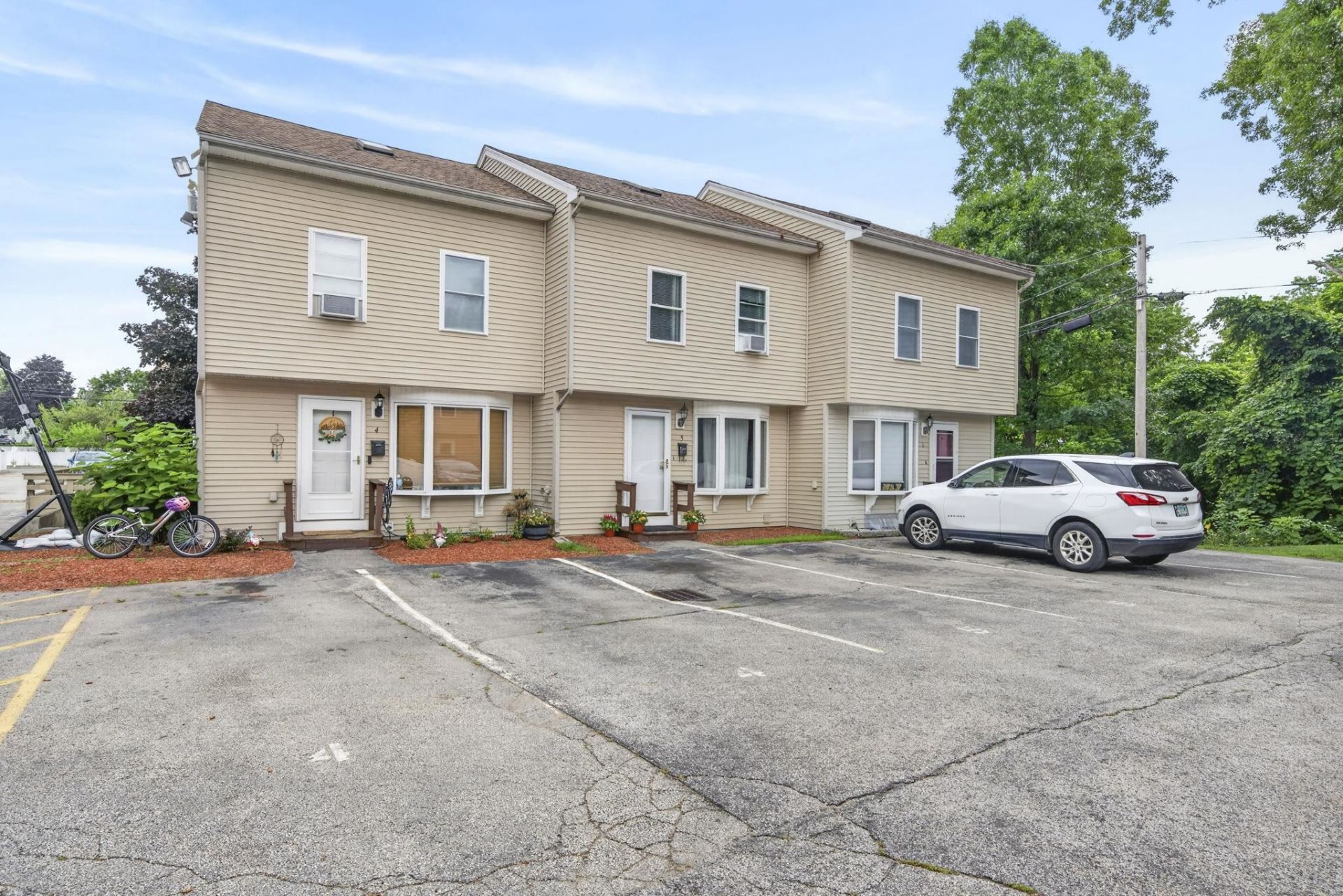 95 Harbor Avenue, Unit 5, Nashua, NH 03060 Main Photo