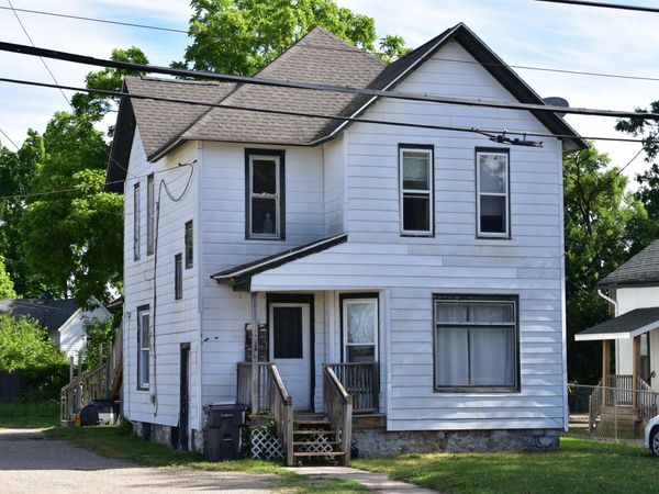 729 E Vine, Kalamazoo, MI 49001