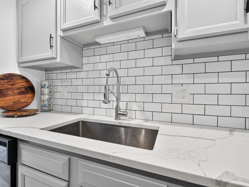 2562 Scioto View Lane, Unit F, Columbus, OH 43221 Photo 12