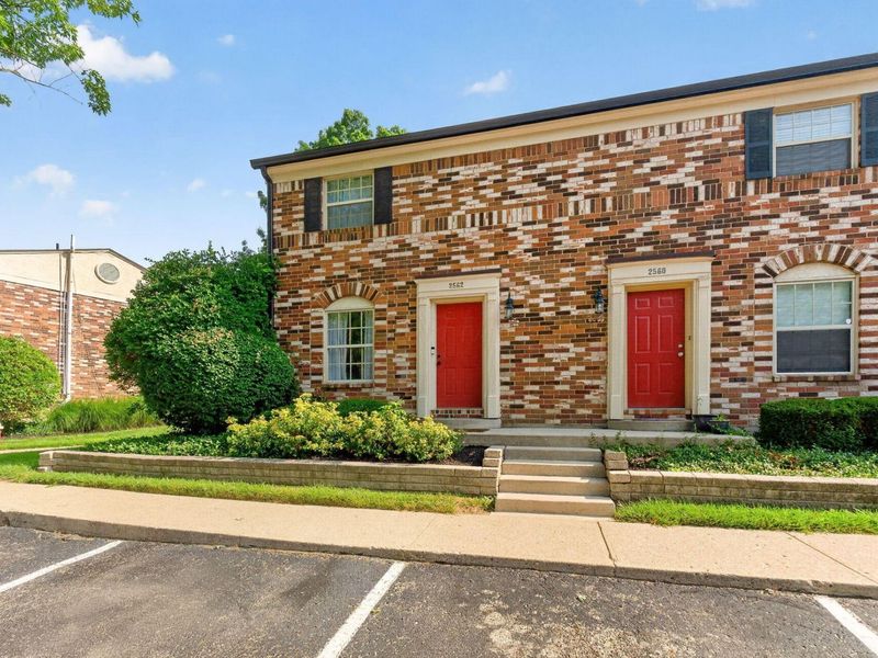 2562 Scioto View Lane, Unit F, Columbus, OH 43221 Photo 2