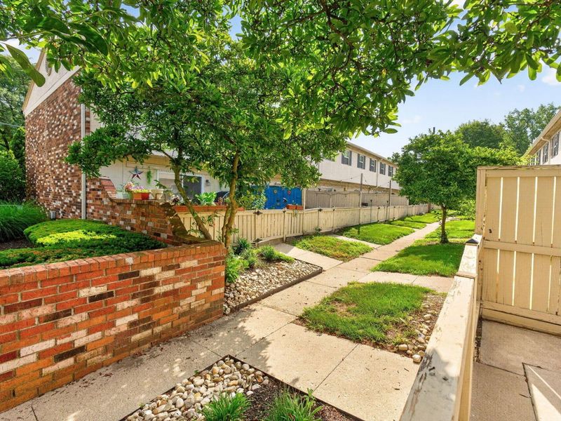 2562 Scioto View Lane, Unit F, Columbus, OH 43221 Photo 29