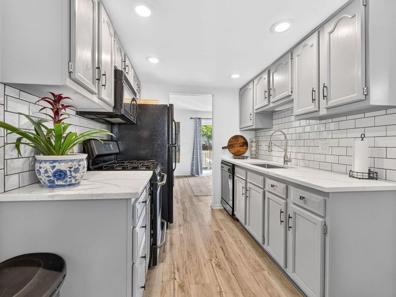 2562 Scioto View Lane, Unit F, Columbus, OH 43221 Photo 9