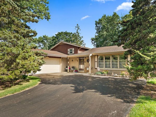 540 Meadow Avenue , Frankfort, IL 60423