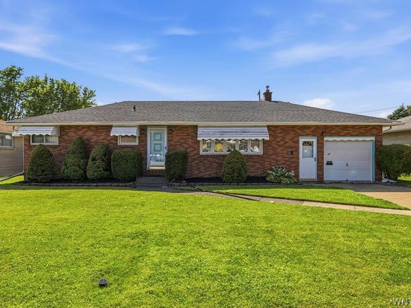 27 Dennis Lane , Buffalo, NY 14227