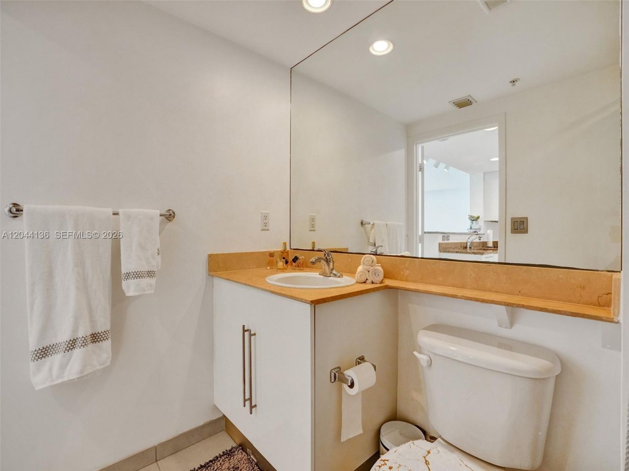 325 S Biscayne Blvd, Unit 1520, Miami, FL 33131 Photo