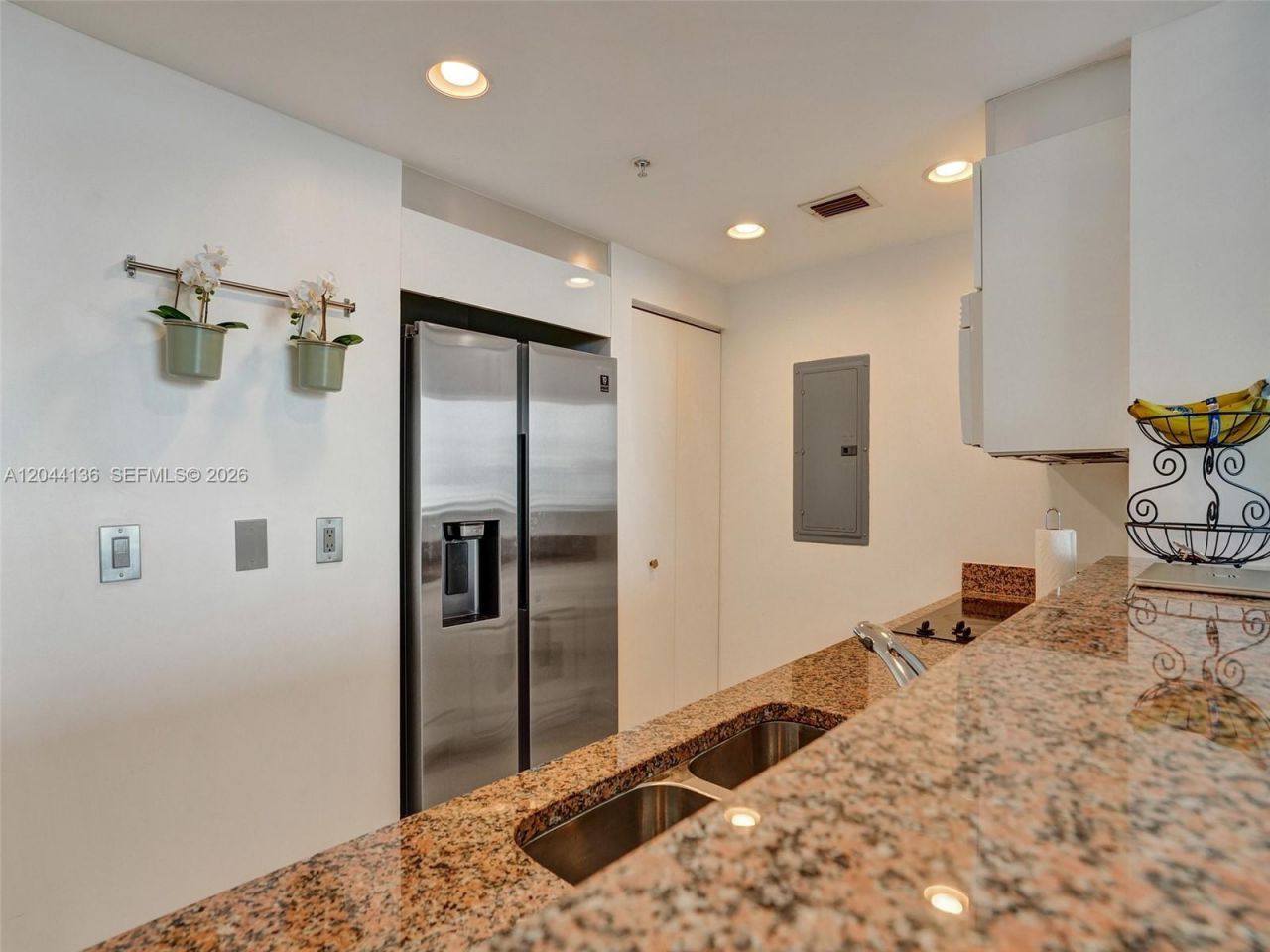 325 S Biscayne Blvd, Unit 1520, Miami, FL 33131 Photo
