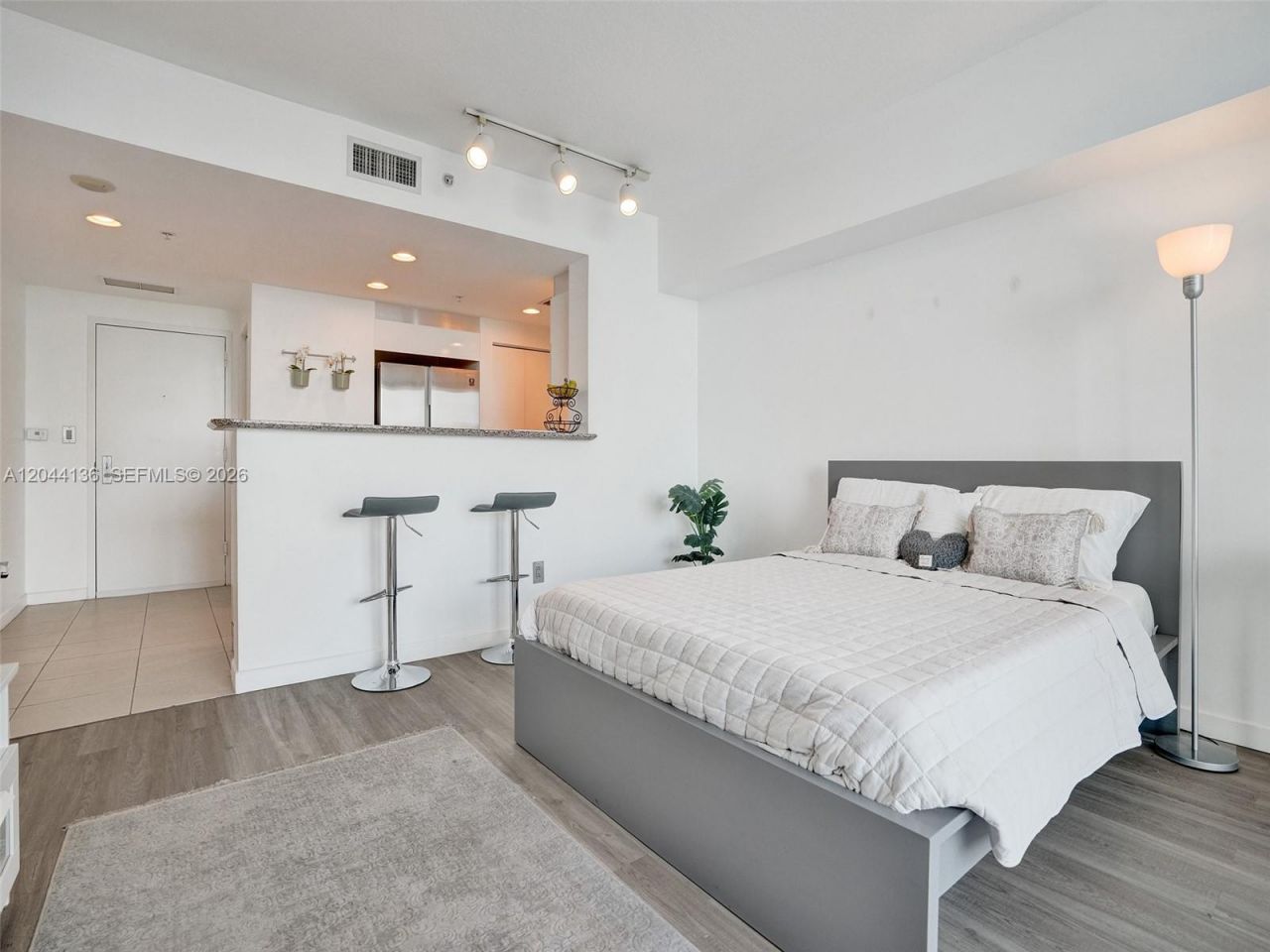 325 S Biscayne Blvd, Unit 1520, Miami, FL 33131 Photo