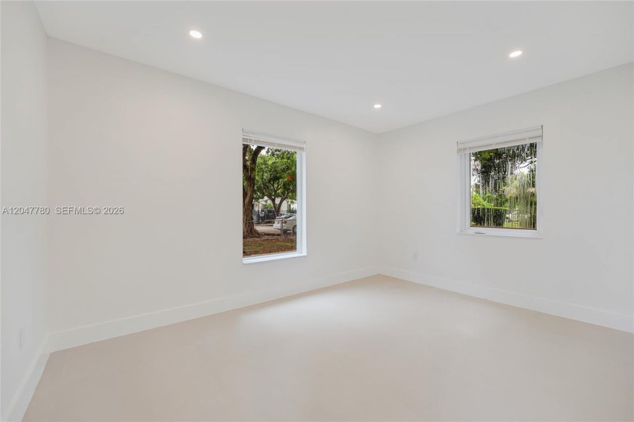 1070 NW 44th St , Miami, FL 33127 Photo