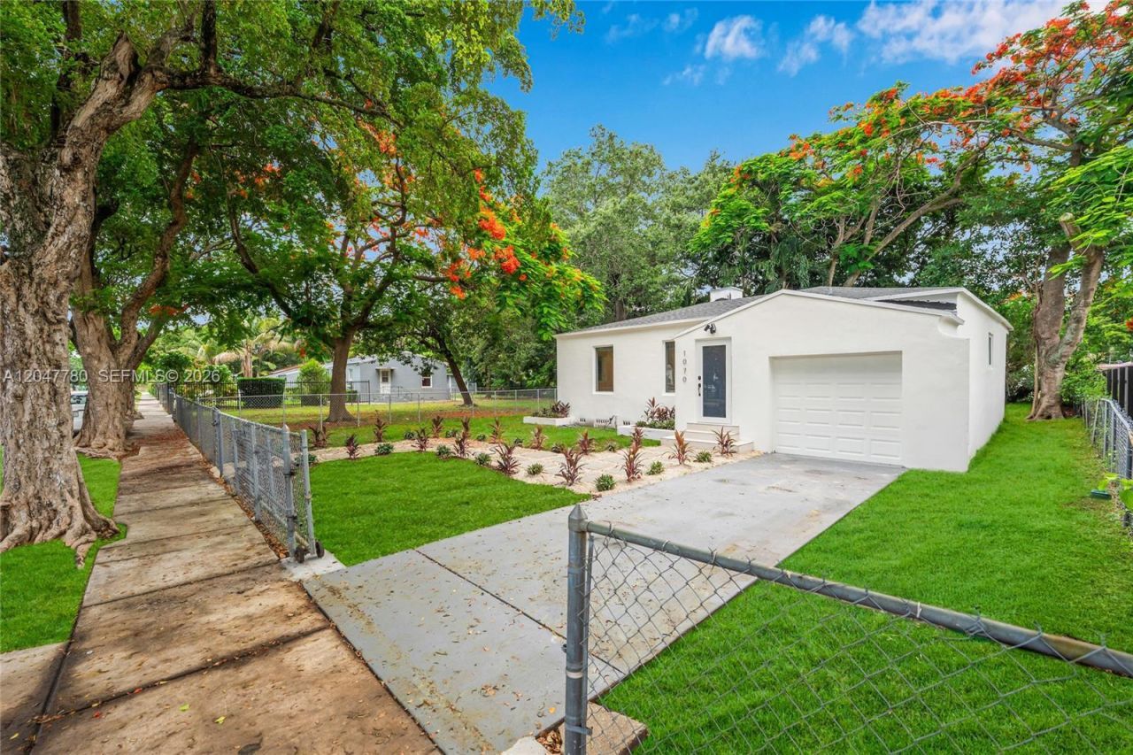 1070 NW 44th St , Miami, FL 33127 Photo