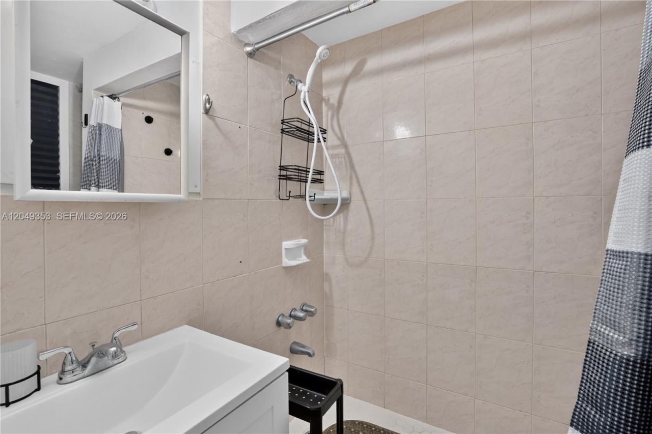 3409 S Le Jeune Rd, Unit 9, Coral Gables, FL 33134 Photo