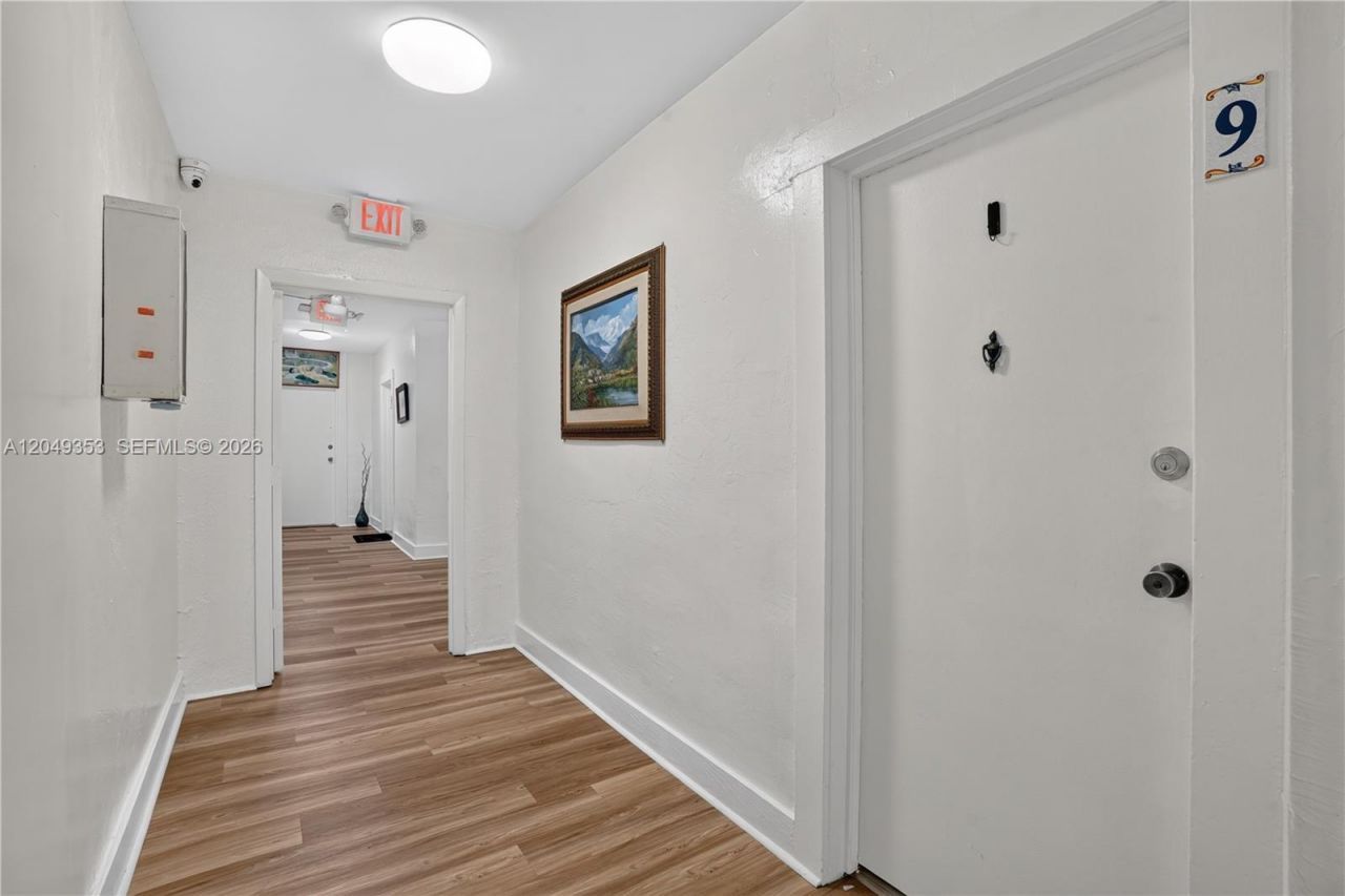 3409 S Le Jeune Rd, Unit 9, Coral Gables, FL 33134 Photo