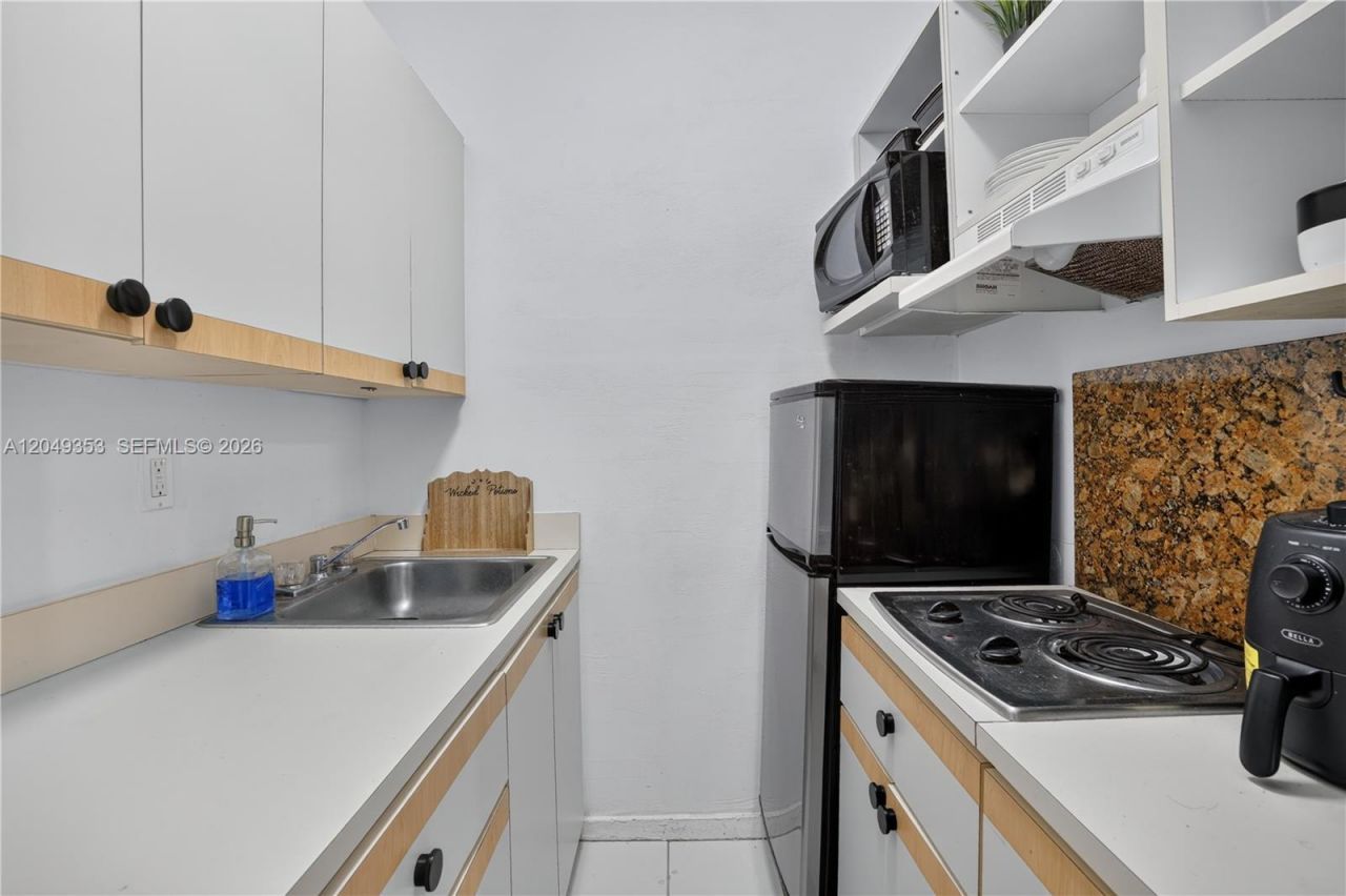 3409 S Le Jeune Rd, Unit 9, Coral Gables, FL 33134 Photo