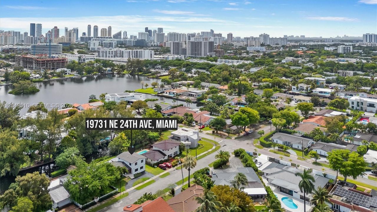 19731 NE 24th Ave, Miami, FL 33180 Photo