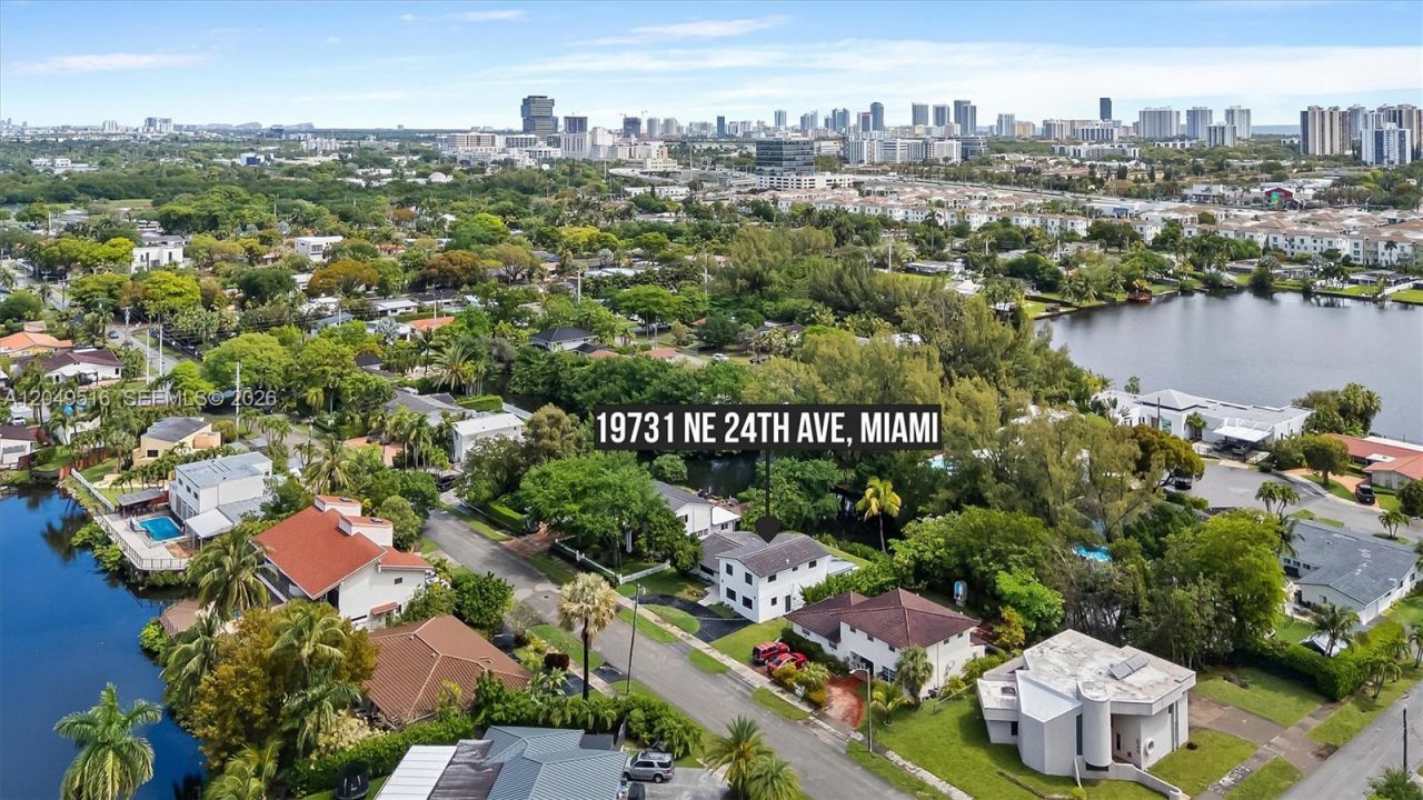 19731 NE 24th Ave, Miami, FL 33180 Photo