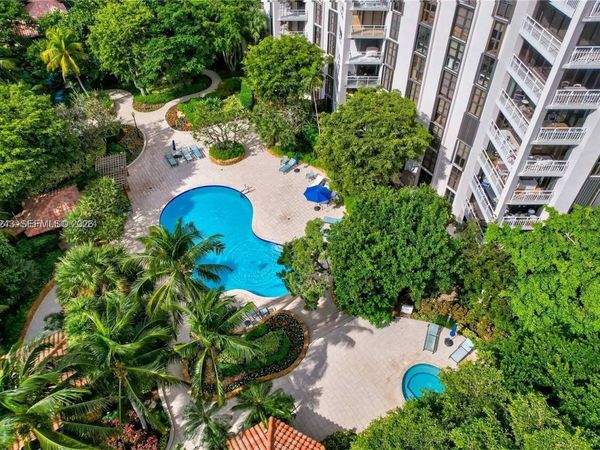 2000 Towerside Ter , Unit 905, Miami, FL 33138