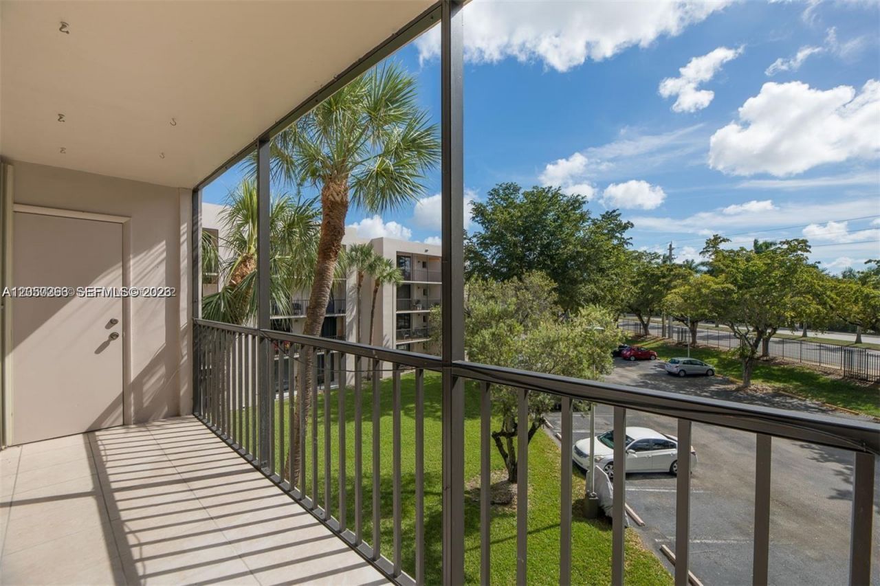 8650 SW 133rd Ave Rd , Unit 312, Miami, FL 33183 Photo
