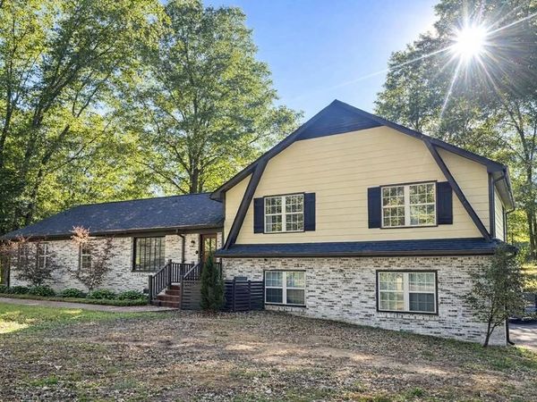 696 Country Club Drive, Senatobia, MS 38668