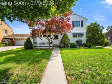 1010 Nottingham Road, Grosse Pointe Park, MI 48230