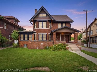 17 COLORADO Street, Highland Park, MI 48203