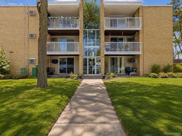 4905 Crooks A2 Road, Royal Oak, Mi 48073